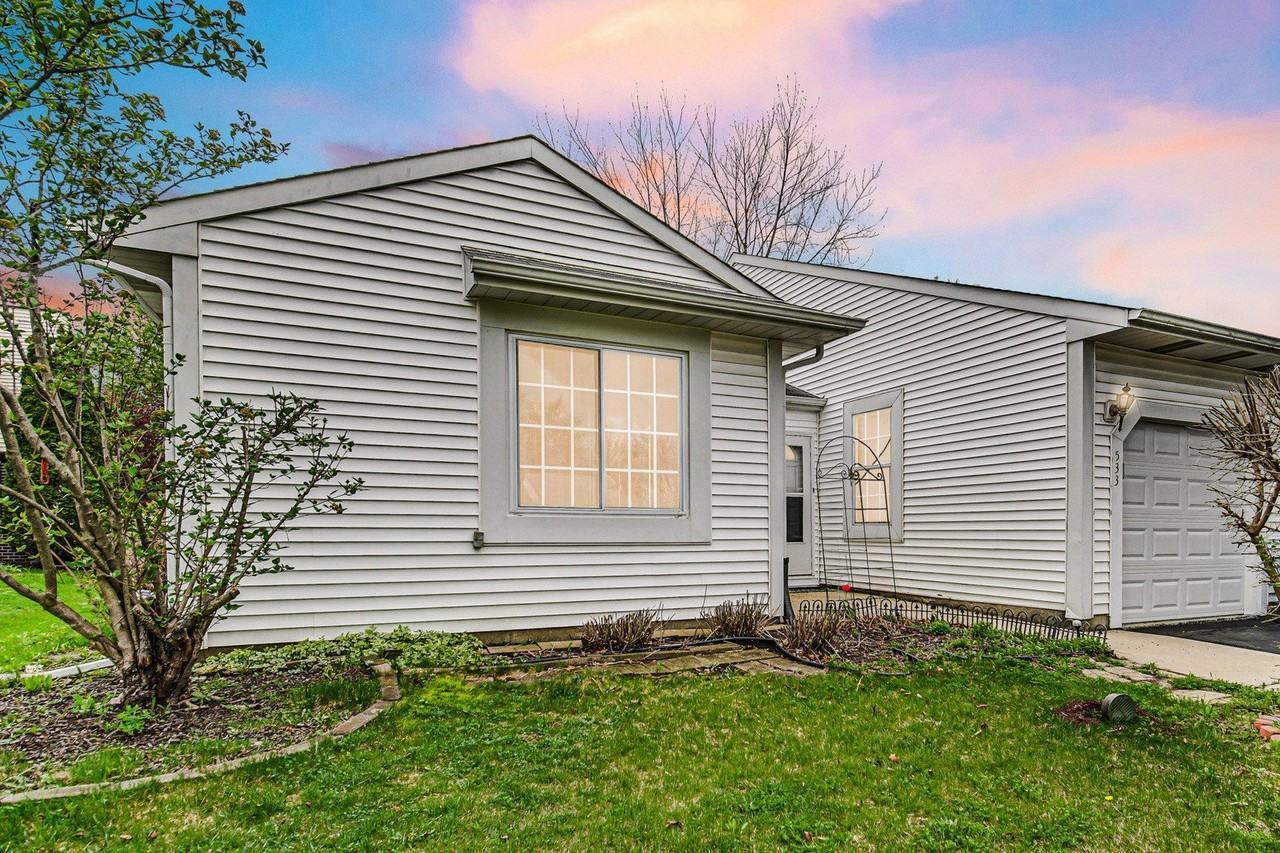 533 Lyon Dr - Photo 4 of 17