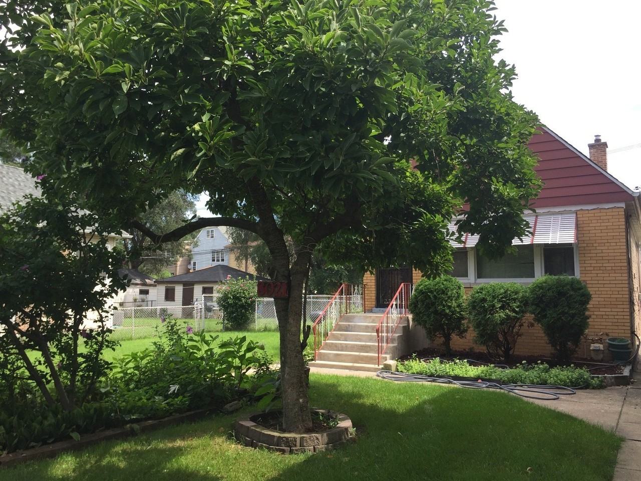 8021 S Coles Ave - Photo 2 of 14