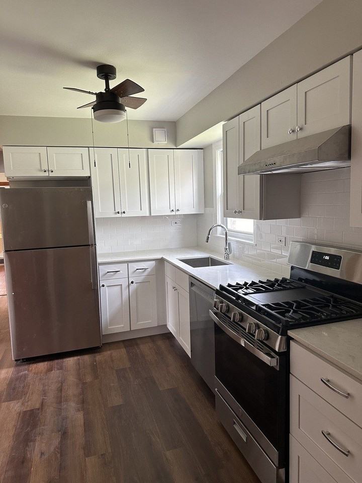 8021 S Coles Ave - Photo 4 of 14