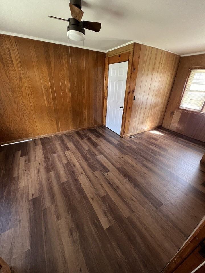 8021 S Coles Ave - Photo 6 of 14