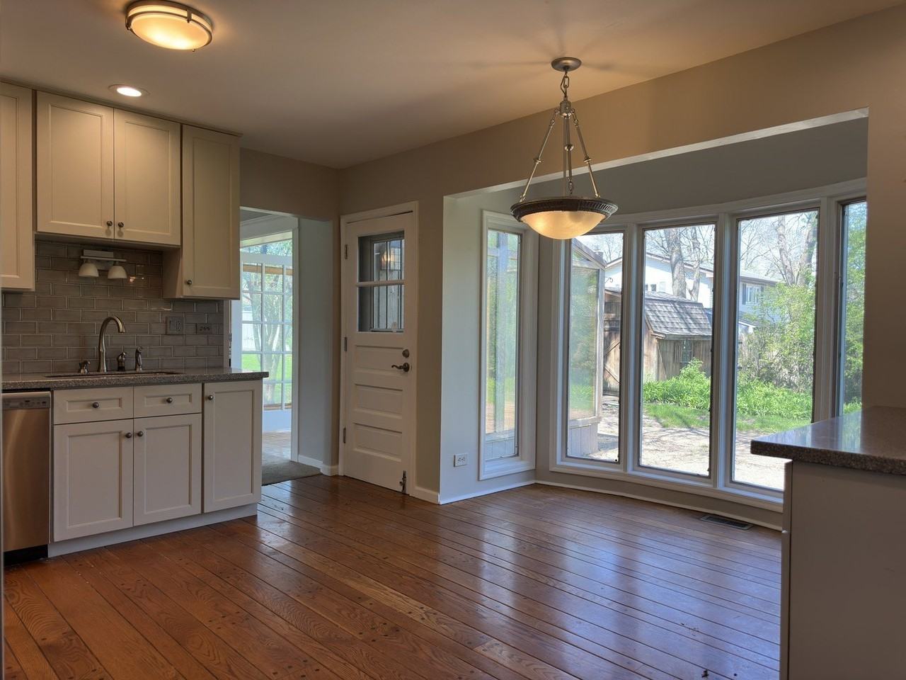 1920 E Peachtree Ln - Photo 4 of 18