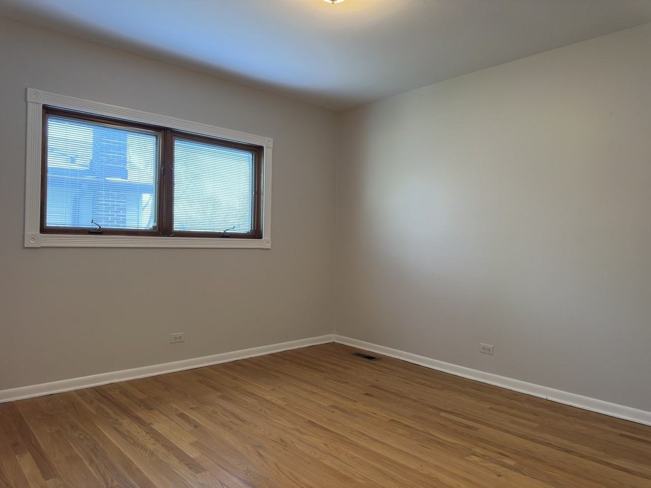 1920 E Peachtree Ln - Photo 7 of 18