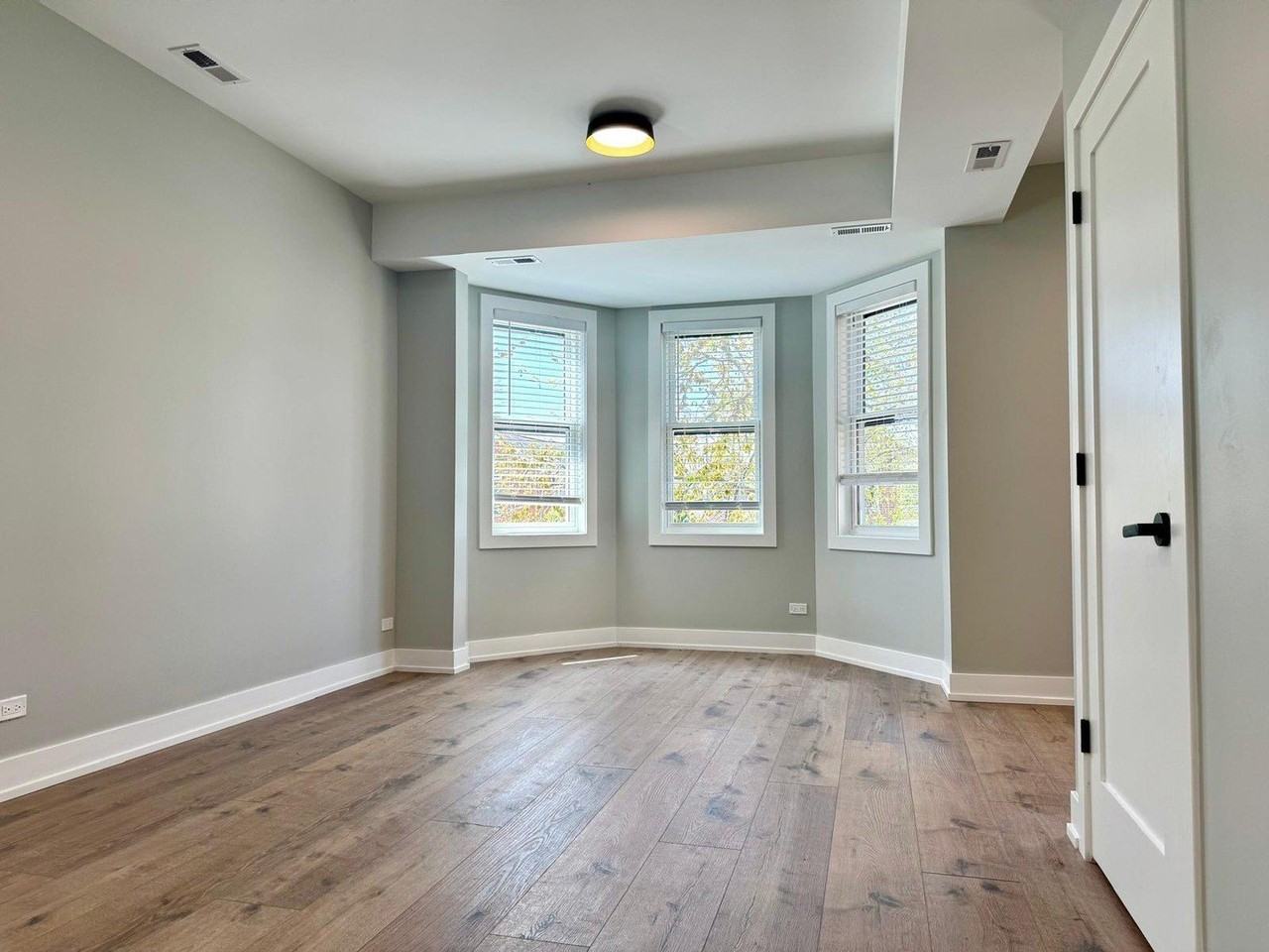 1709 N Maplewood Ave #3F - Photo 4 of 18