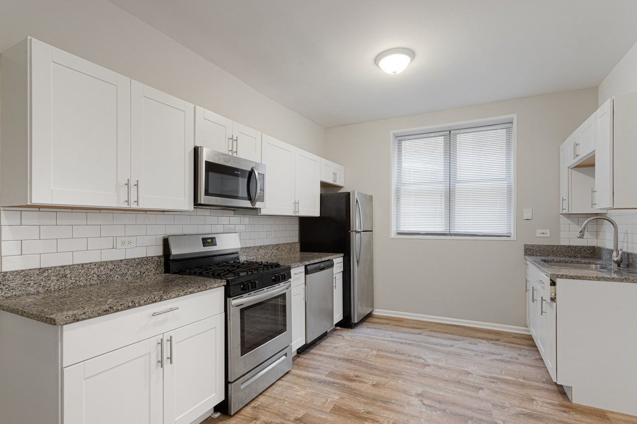 3320 W Diversey Ave #B - Photo 2 of 12
