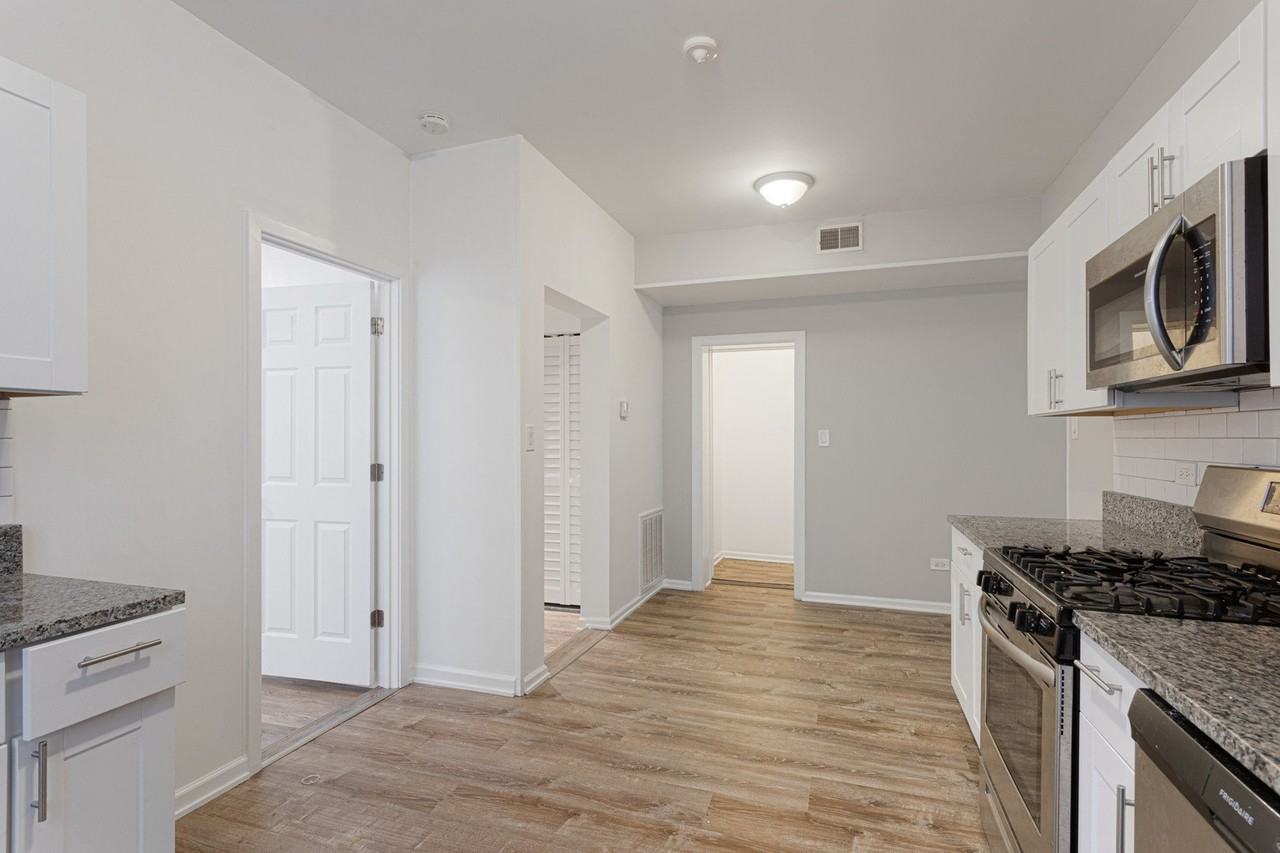 3320 W Diversey Ave #B - Photo 3 of 12