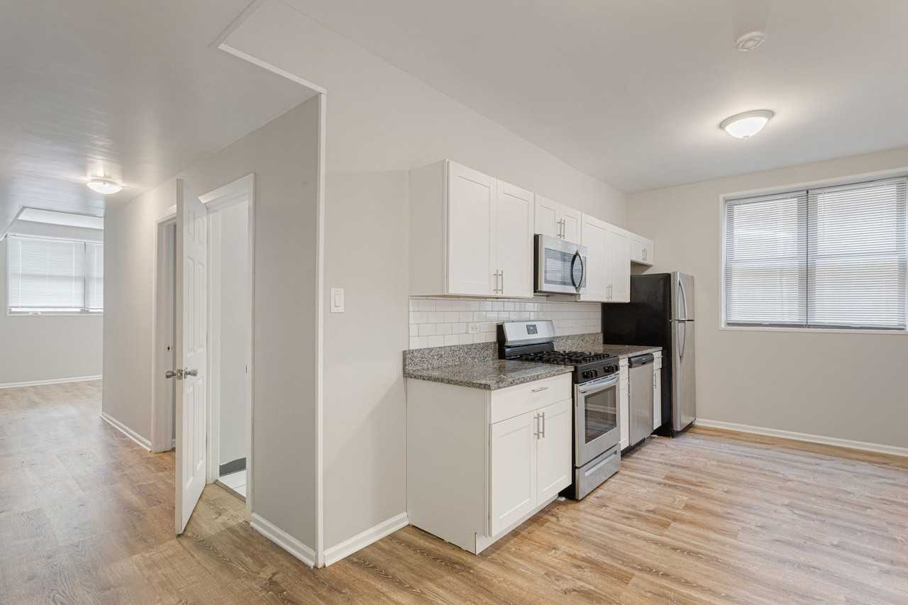 3320 W Diversey Ave #B - Photo 4 of 12