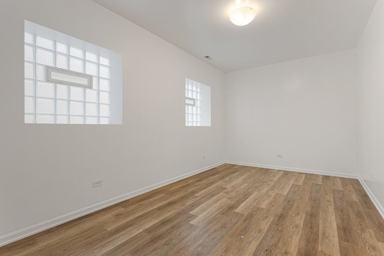 3320 W Diversey Ave #B - Photo 5 of 12