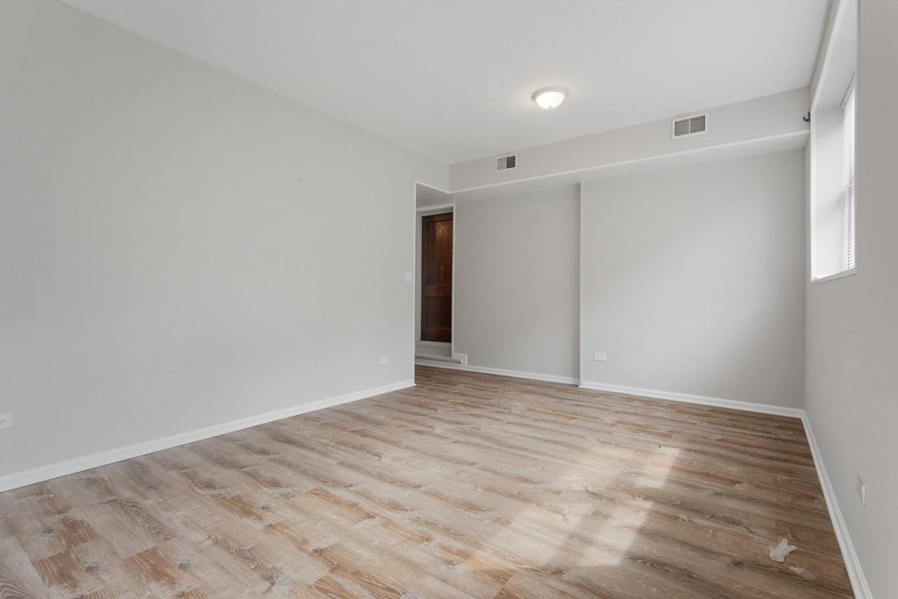 3320 W Diversey Ave #B - Photo 6 of 12