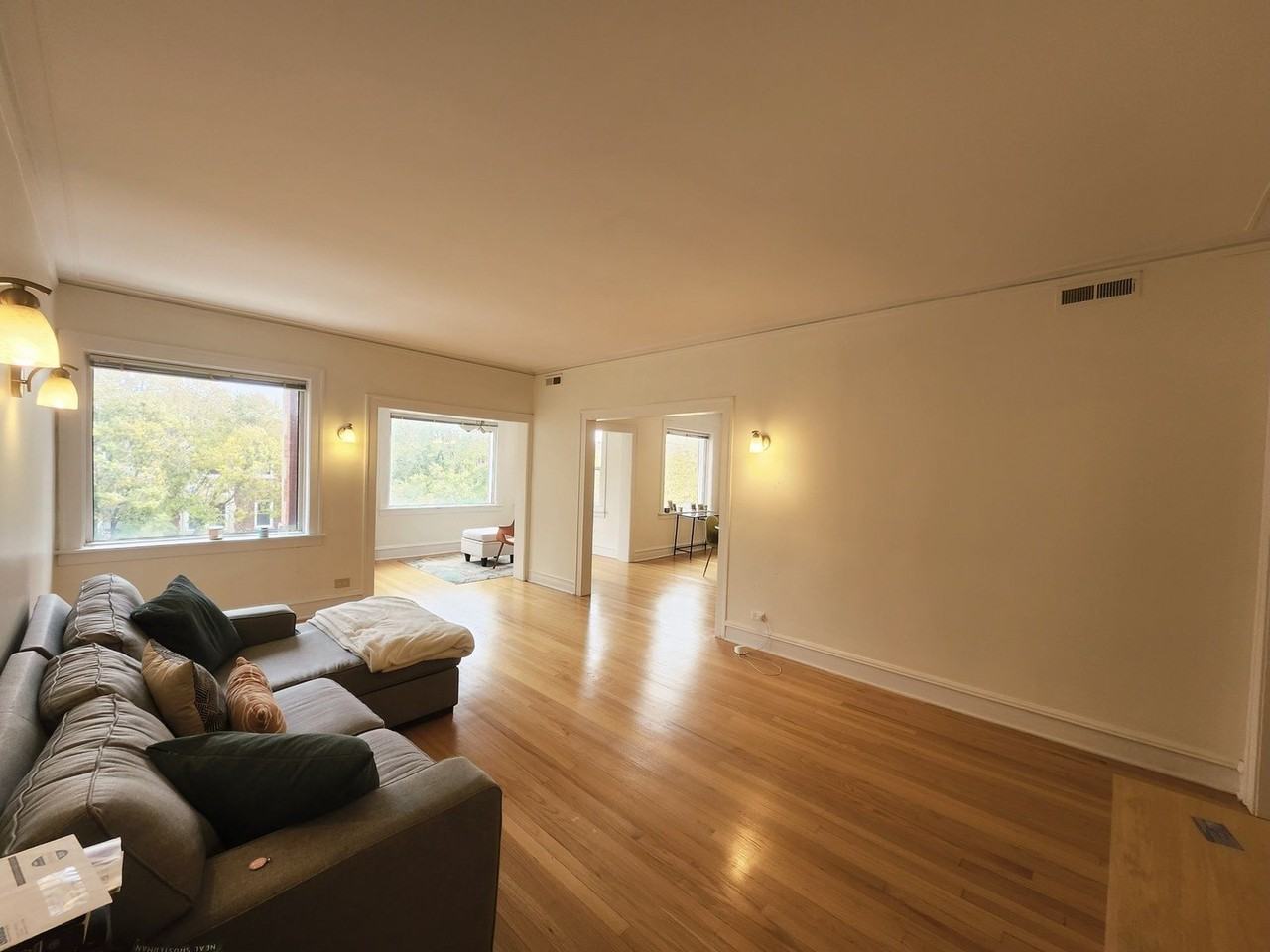 6724 S Paxton Ave #3 - Photo 2 of 20