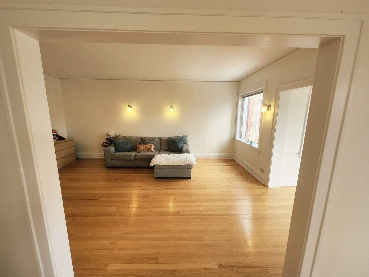 6724 S Paxton Ave #3 - Photo 4 of 20