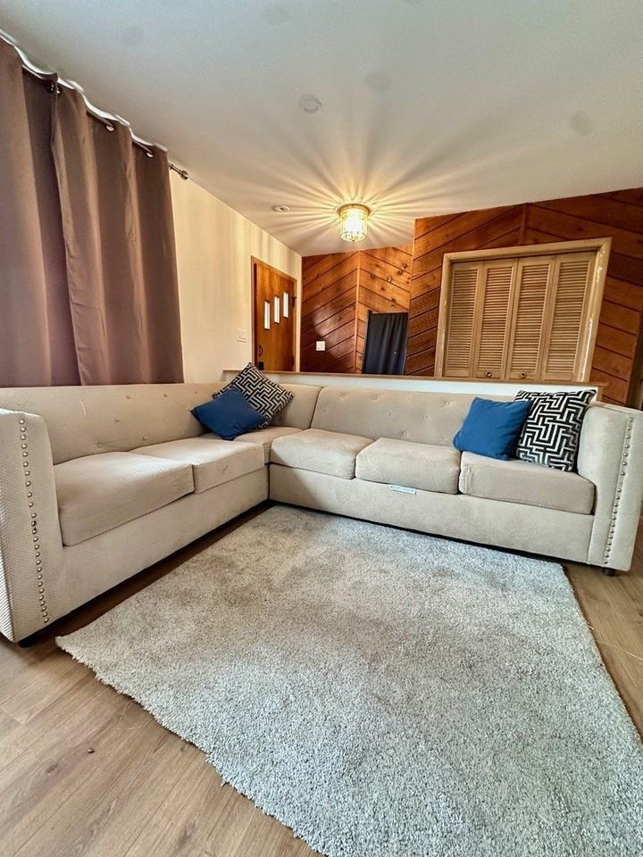 3210 Vista Ter - Photo 3 of 11