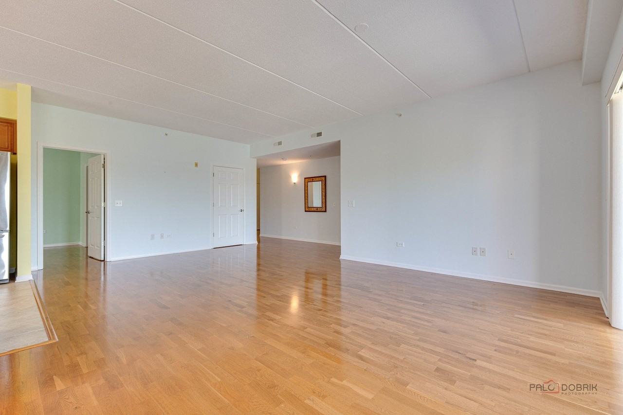 799 Graceland Ave #402A - Photo 5 of 39