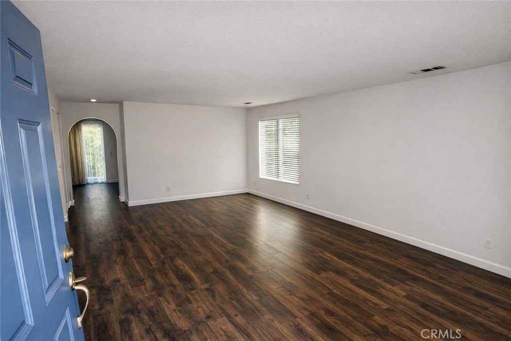 11971 Limestone Ct - Photo 5 of 25