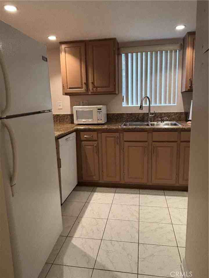 618 N Howard St #126 - Photo 5 of 15