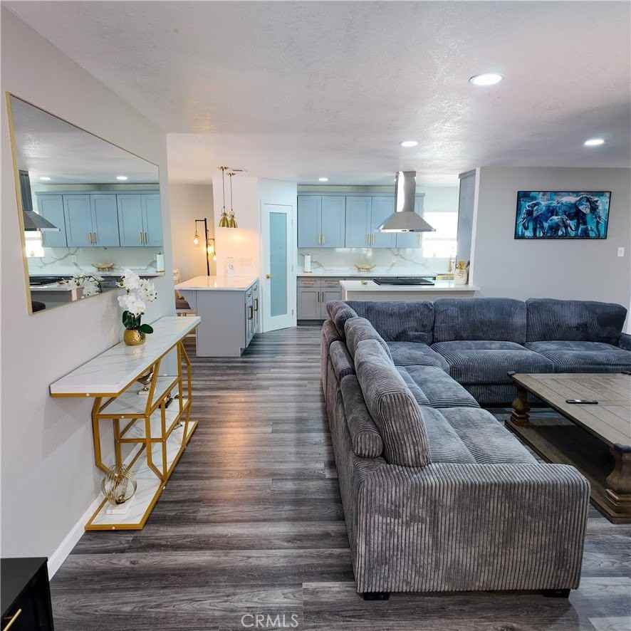 18328 Symeron Rd - Photo 3 of 50