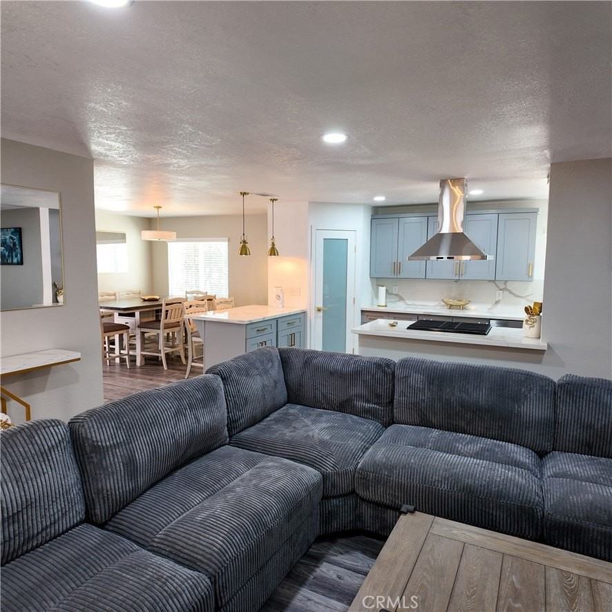 18328 Symeron Rd - Photo 7 of 50