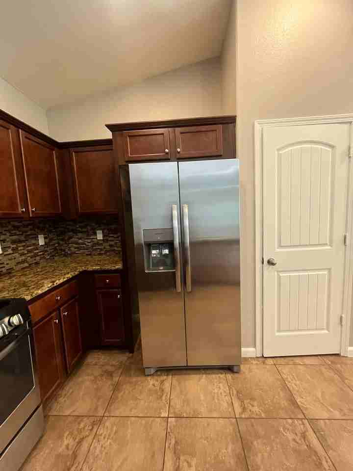 2578 Bell Port Ave - Photo 5 of 17