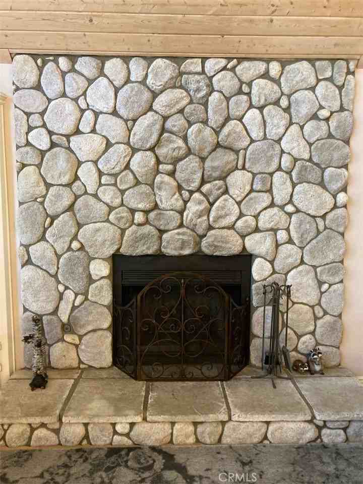 1050 Carousel Rd - Photo 7 of 28