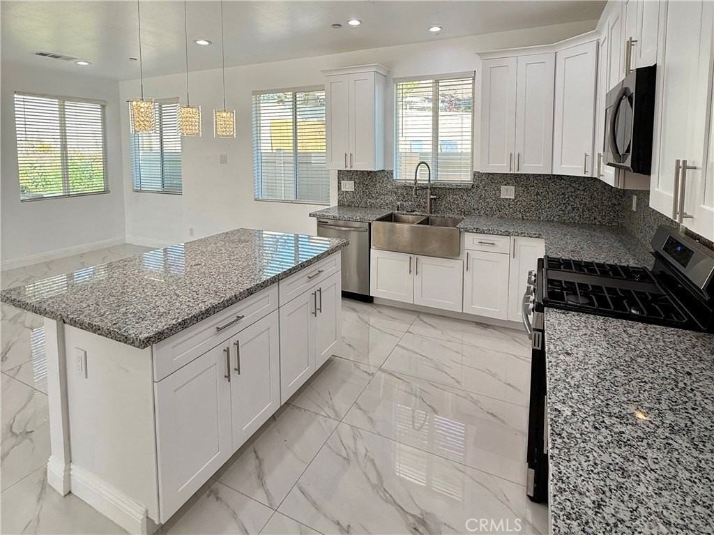 2199 Whitman Way #2 - Photo 4 of 16