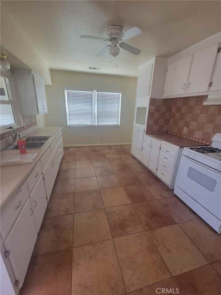 6658 Palm Ave - Photo 4 of 11