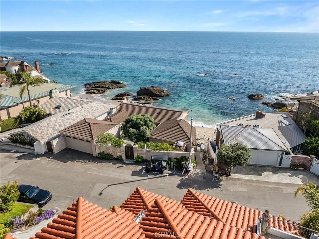 1920 Ocean Way - Photo 2 of 39