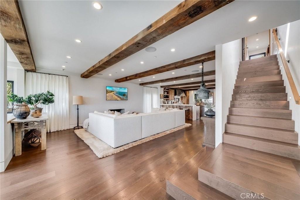 1920 Ocean Way - Photo 6 of 39