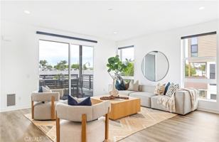 featured image of 1660 Pomona Ave