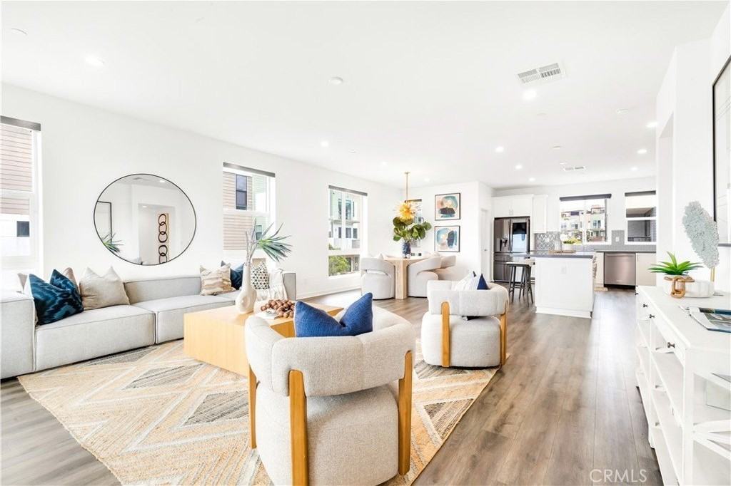 1660 Pomona Ave - Photo 3 of 25