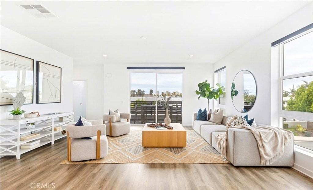 1660 Pomona Ave - Photo 7 of 25