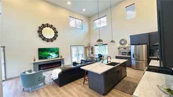 featured image of 1215 Valley View Dr