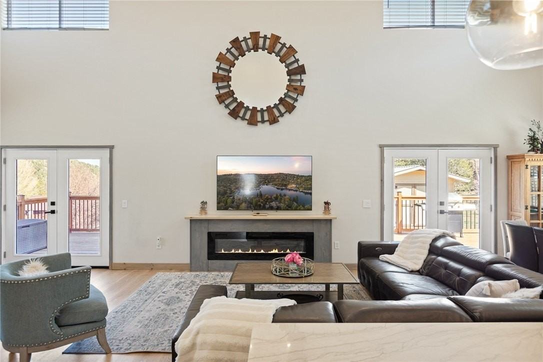 1215 Valley View Dr - Photo 6 of 48
