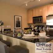 N Desplaines St & W Kinzie St