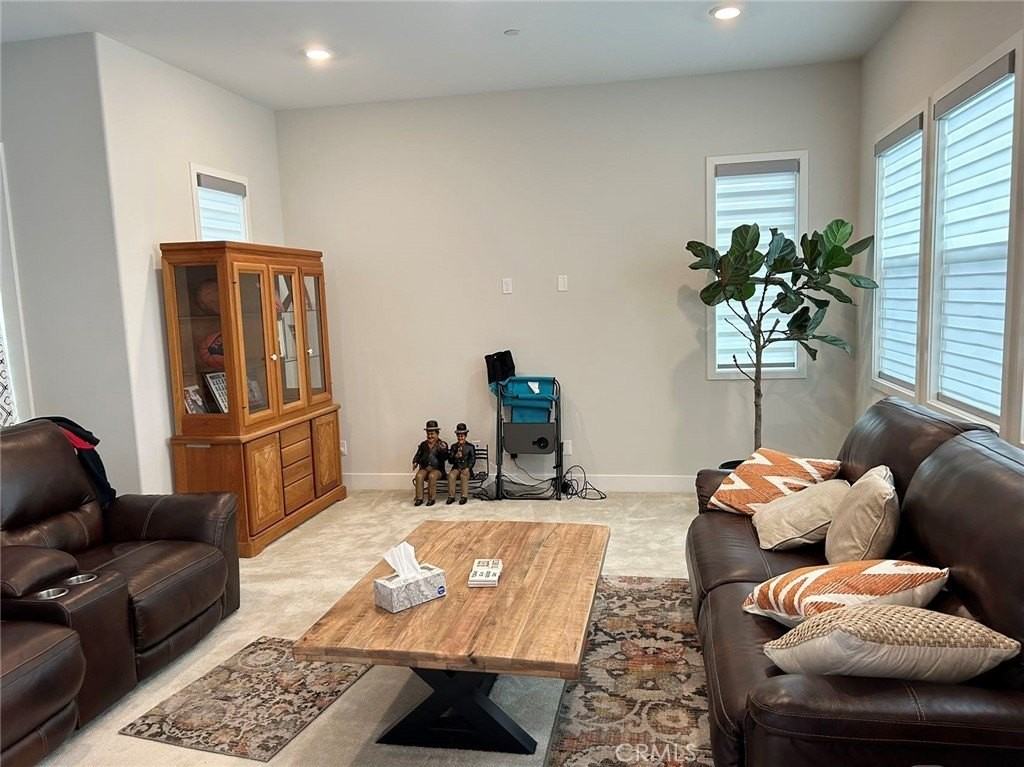 109 Chorus - Photo 2 of 20