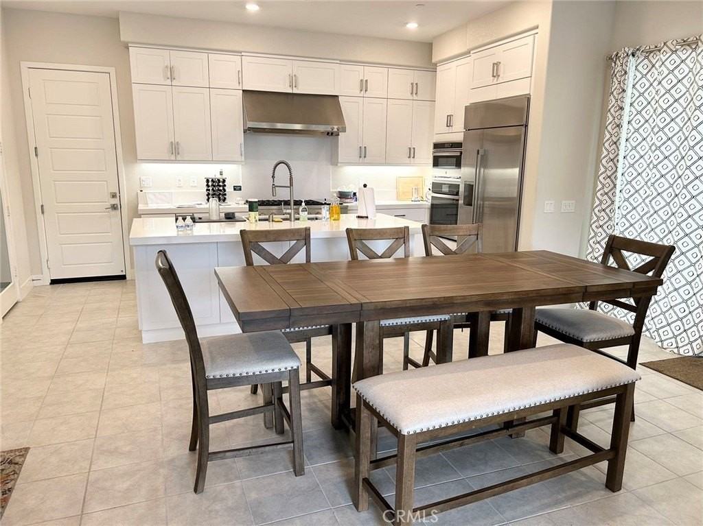 109 Chorus - Photo 3 of 20