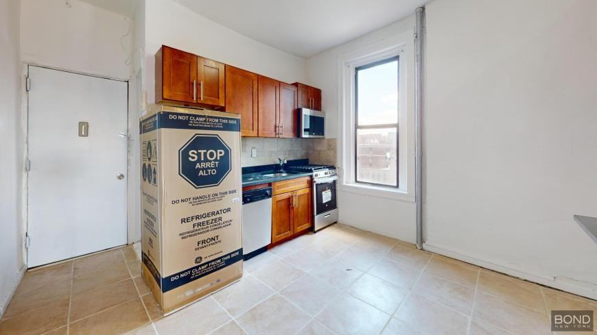 387 S 4th St - Photo 2 of 7