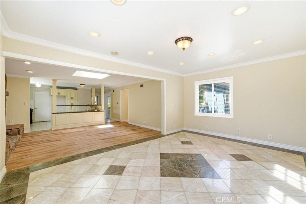 15952 Quartz St - Photo 4 of 13