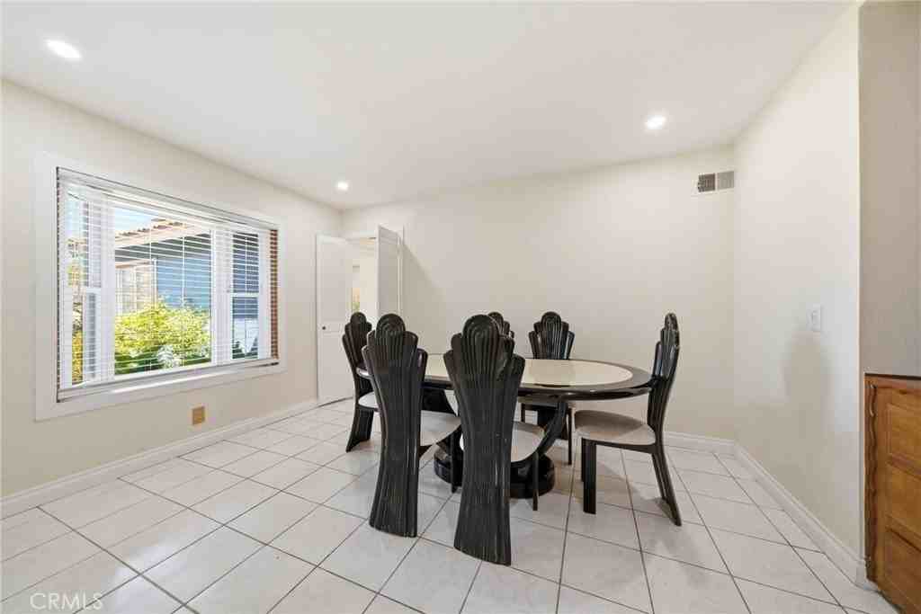 15952 Quartz St - Photo 5 of 13