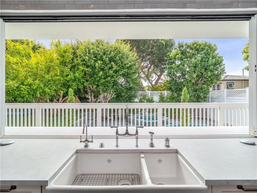 3403 Laurel Ave - Photo 7 of 50