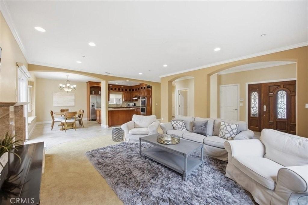 1805 Speyer Ln #B - Photo 4 of 35