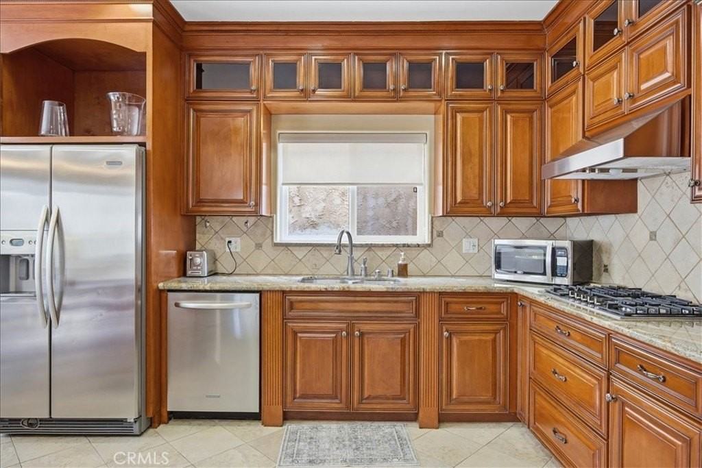 1805 Speyer Ln #B - Photo 7 of 35