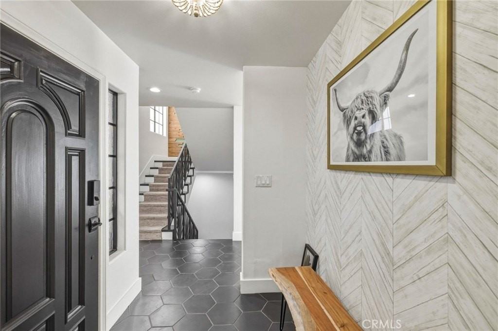 716 N Lucia Ave #B - Photo 3 of 50