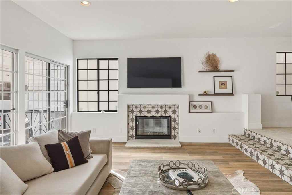 716 N Lucia Ave #B - Photo 6 of 50