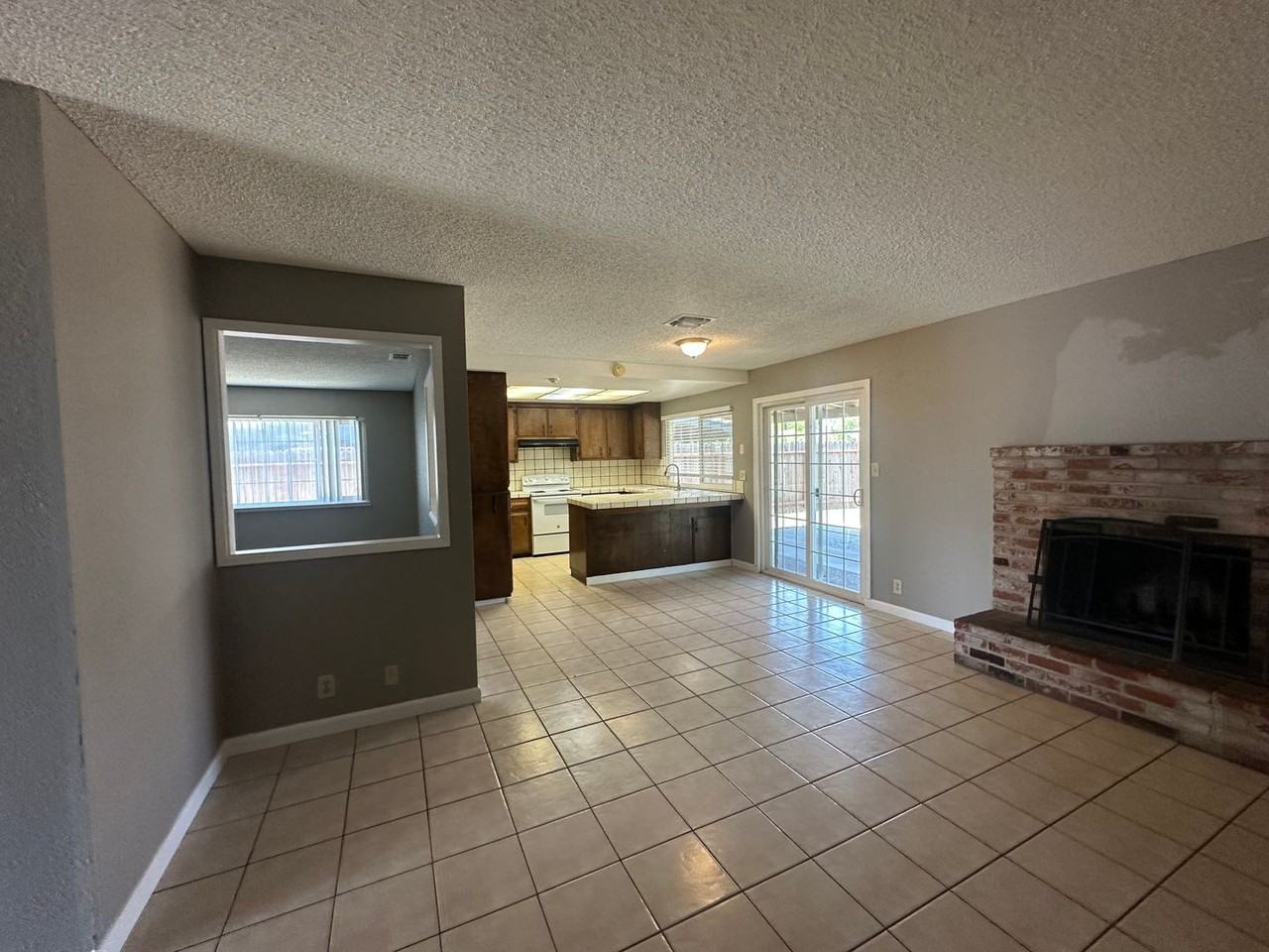 1175 E Edison St - Photo 3 of 29