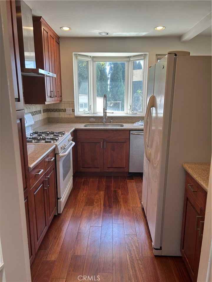 12312 Navy St - Photo 5 of 21