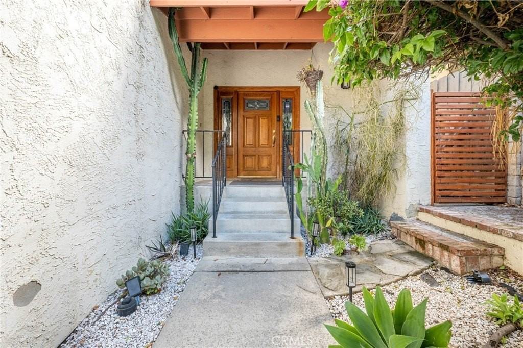 4208 Morro Dr - Photo 3 of 41