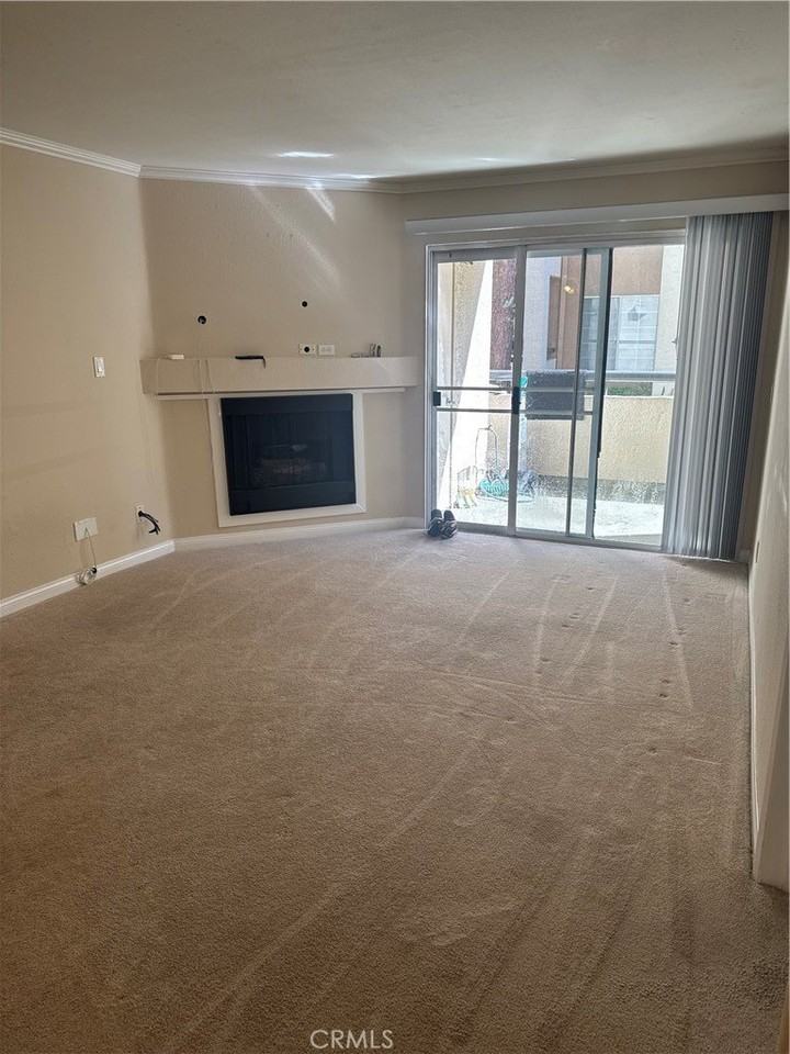 5530 Owensmouth Ave #110 - Photo 2 of 12