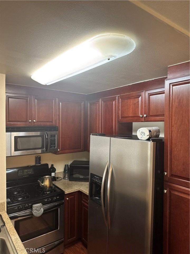 5530 Owensmouth Ave #110 - Photo 5 of 12