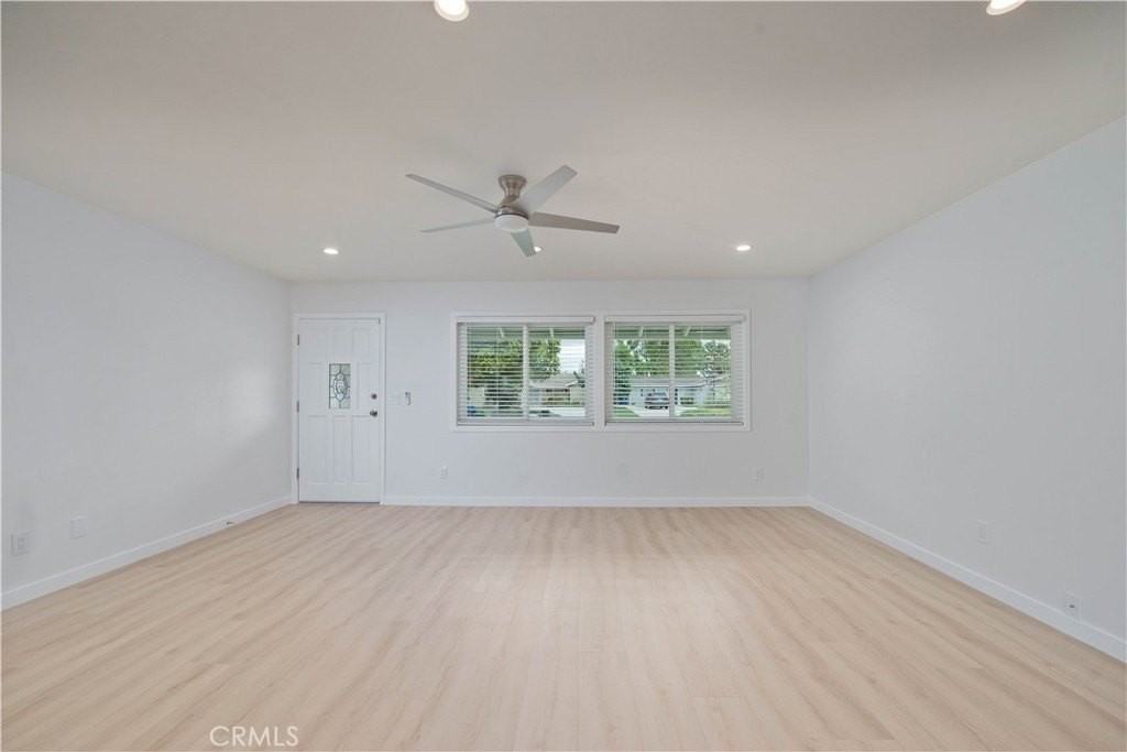 10533 Hillview Ave - Photo 6 of 23