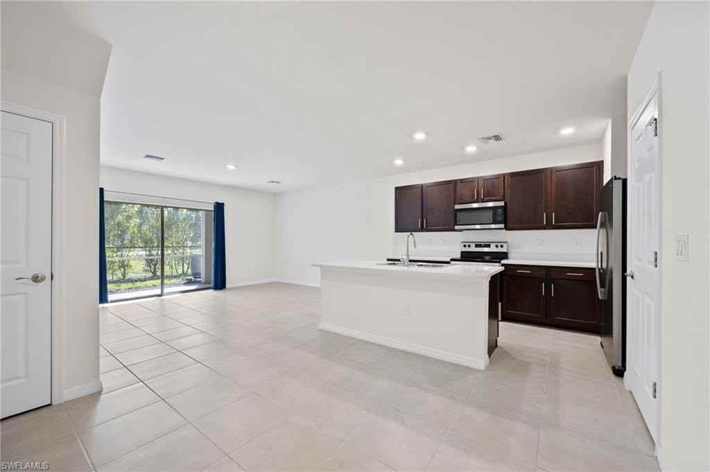 15071 Wildflower Cir - Photo 4 of 23