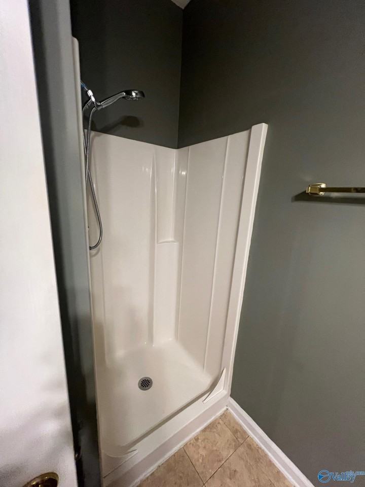 111 Bentworth Ln - Photo 6 of 11